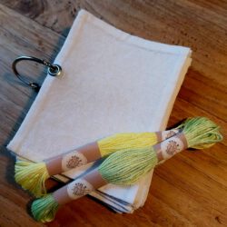 Stoffen journal 12,5 cm lang x 9,5 cm breed Wit